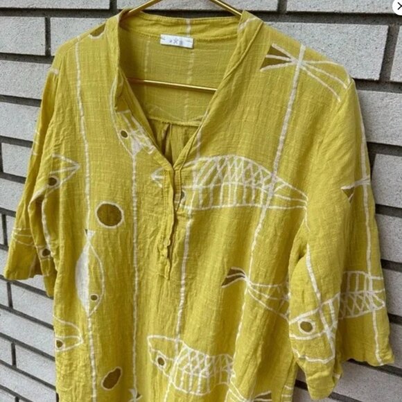 Three Stars Linen Blend Button Up Shirt Fish Print Yellow Lemongrass - Picture 5 of 9